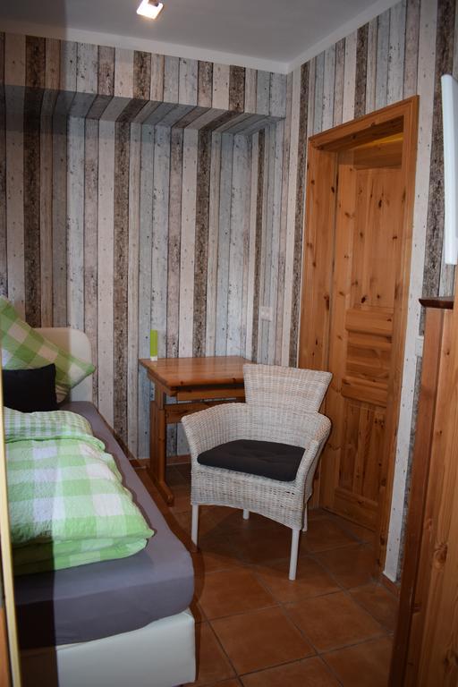Gast-Und Weinhaus Zwiebelturm Kerken エクステリア 写真